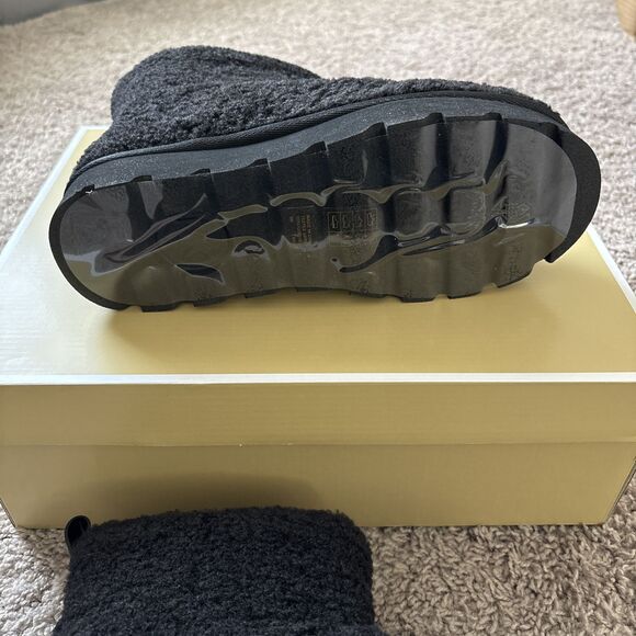 Michael Kors Winnie Bootie Faux Curly Shearing Boot $175 New In Box Women Size 8 - Picture 6 of 6
